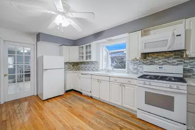 60 Iroquois Drive, Brightwaters, NY 11718 - Photo 14