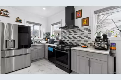 175 Hempstead Avenue, Lynbrook, NY 11563 - Photo 18