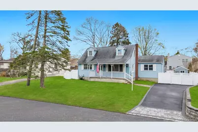 8 Lama Drive, Shirley, NY 11967 - Photo 2