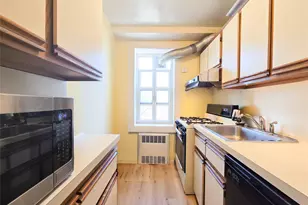 140-35 Burden Crescent, Jamaica, NY 11435 - Photo 6