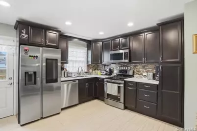 209 Summit Drive, New Windsor, NY 12553 - Photo 2