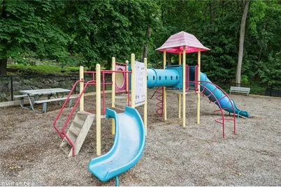 222 Martling Avenue #4-C, Tarrytown, NY 10591 - Photo 32