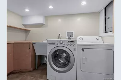 2 Amherst Road E, Great Neck, NY 11021 - Photo 38