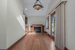 2 Amherst Road E, Great Neck, NY 11021 - Photo 8