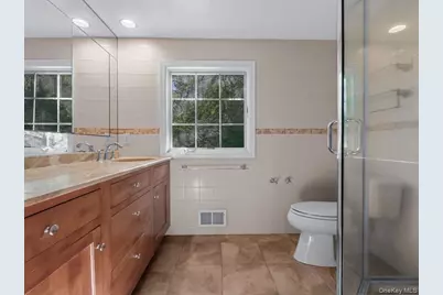 2 Amherst Road E, Great Neck, NY 11021 - Photo 24