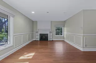 2 Amherst Road E, Great Neck, NY 11021 - Photo 16