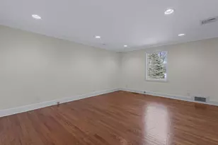 2 Amherst Road E, Great Neck, NY 11021 - Photo 26