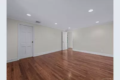 2 Amherst Road E, Great Neck, NY 11021 - Photo 28