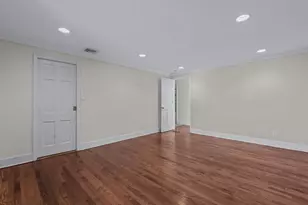 2 Amherst Road E, Great Neck, NY 11021 - Photo 28