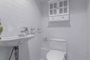 2 Amherst Road E, Great Neck, NY 11021 - Photo 36