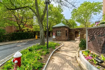 98 Pearsall Drive #1A, Mount Vernon, NY 10552 - Photo 2