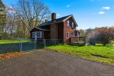 32 Heinsman Lane, Wallkill, NY 12589 - Photo 6