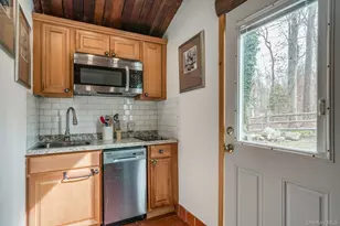 24 Forrest Dr, Lloyd Harbor, NY 11743 - Photo 30