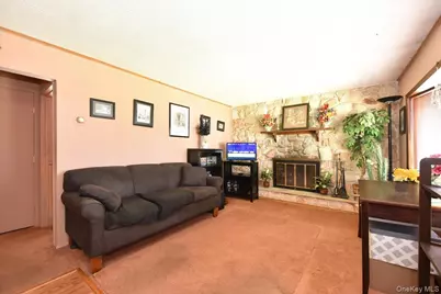 136 Maple Street, Massapequa Park, NY 11762 - Photo 6