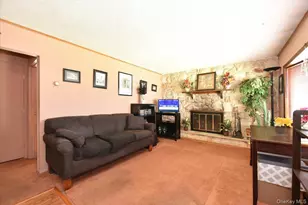 136 Maple St, Massapequa Park, NY 11762 - Photo 6