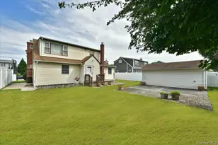 136 Maple St, Massapequa Park, NY 11762 - Photo 20