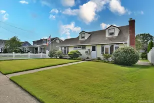 136 Maple St, Massapequa Park, NY 11762 - Photo 4