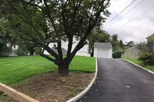 9 North St, Glen Head, NY 11545 - Photo 2