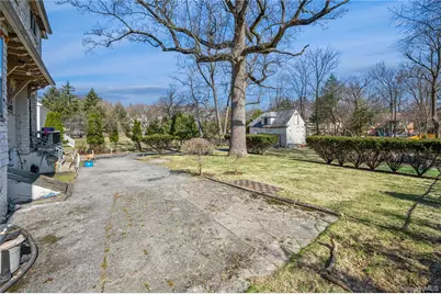 7 The Court, New Rochelle, NY 10801 - Photo 32