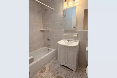 310 S 7th Avenue, Mount Vernon, NY 10550 - Photo 2