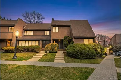 63 Acorn Ponds Drive, Roslyn, NY 11576 - Photo 2