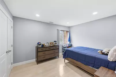 63 Acorn Ponds Drive, Roslyn, NY 11576 - Photo 14