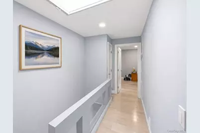 63 Acorn Ponds Drive, Roslyn, NY 11576 - Photo 10