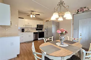 32 Dennis Dr, Ronkonkoma, NY 11779 - Photo 4