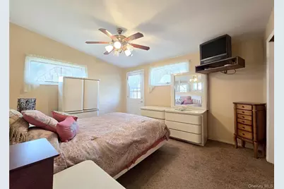 32 Dennis Drive, Ronkonkoma, NY 11779 - Photo 10