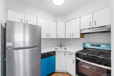 9711 N Conduit Avenue #3C, Ozone Park, NY 11417 - Photo 6