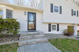 210 Varian Rd, Cortlandt Manor, NY 10567 - Photo 4