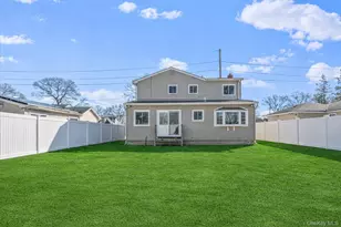 214 Woodycrest Dr, Holtsville, NY 11742 - Photo 22