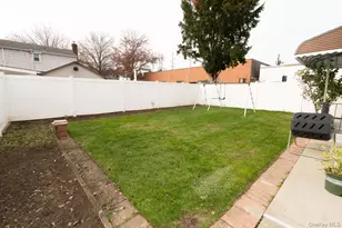 305 S 10th St, New Hyde Park, NY 11040 - Photo 28