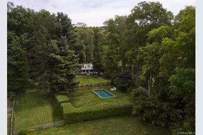 11 Sutton Road, Millbrook, NY 12545 - Photo 2