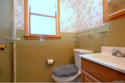 120 Arlington Road, Ronkonkoma, NY 11779 - Photo 14