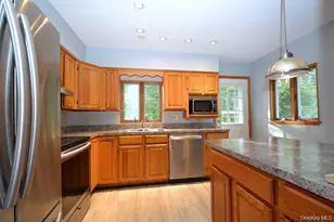 120 Arlington Rd, Ronkonkoma, NY 11779 - Photo 6