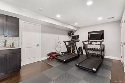 5 Rosebud Lane, Babylon, NY 11702 - Photo 14