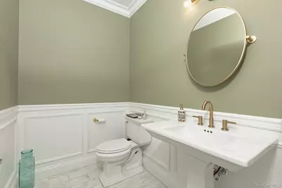 5 Rosebud Lane, Babylon, NY 11702 - Photo 16