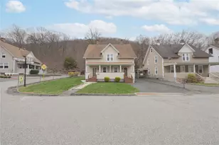 10 Park Ave, Hillburn, NY 10931 - Photo 2