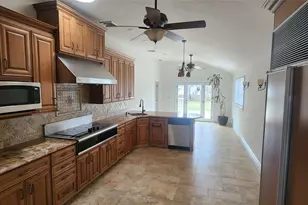 1524 Express Dr S, Brentwood, NY 11717 - Photo 4