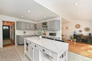 8 Sherwood Dr, Huntington, NY 11743 - Photo 8