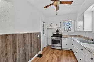 29 Lafayette Ave, Middletown, NY 10940 - Photo 16