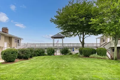61 W Tiana Road #6, Hampton Bays, NY 11946 - Photo 2