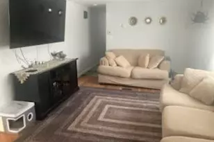 1661 Old Country Rd, Riverhead, NY 11901 - Photo 4