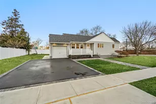 2 Mohegan Dr, Massapequa, NY 11758 - Photo 2