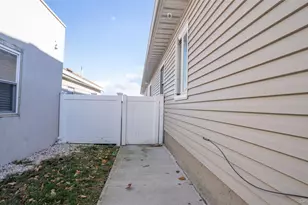 4001 Broadway, Island Park, NY 11558 - Photo 2