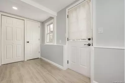 70 E Minerva Road, Lindenhurst, NY 11757 - Photo 14