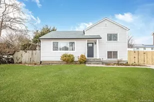 70 E Minerva Rd, Lindenhurst, NY 11757 - Photo 2