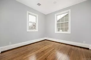 70 E Minerva Rd, Lindenhurst, NY 11757 - Photo 12