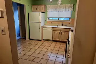 650 Newbridge Rd, East Meadow, NY 11554 - Photo 4